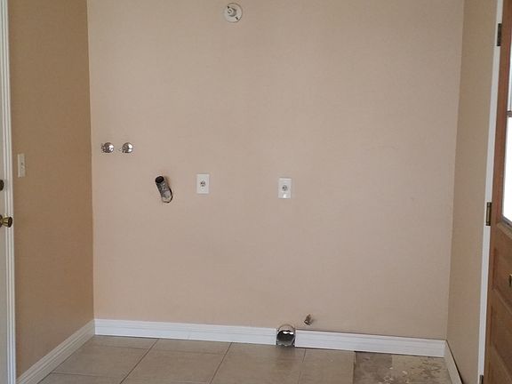 Laundry Room hookups