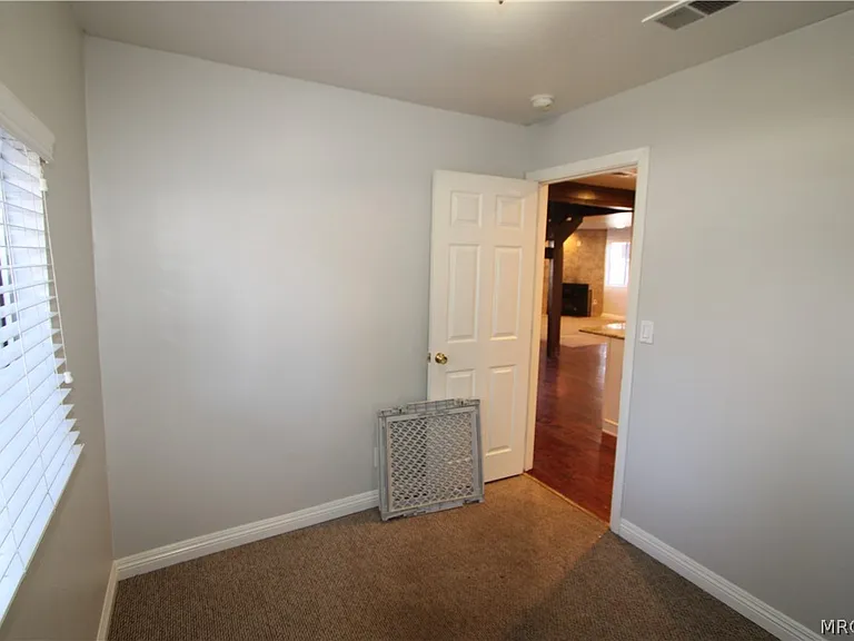 535 Badger Ln — Photo 12