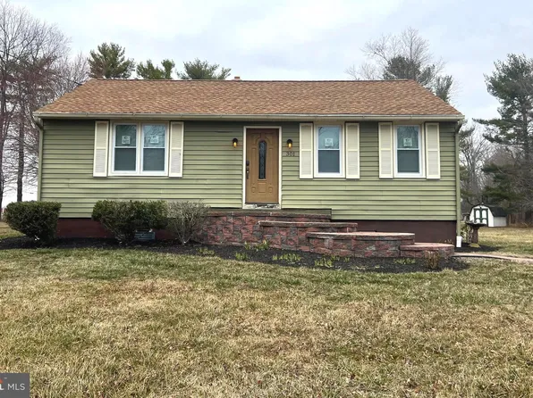 301 Pemberton Rd, Southampton, NJ 08088