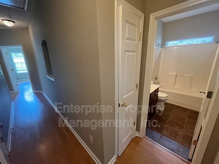 5236 Laurelhome Cv — Photo 10