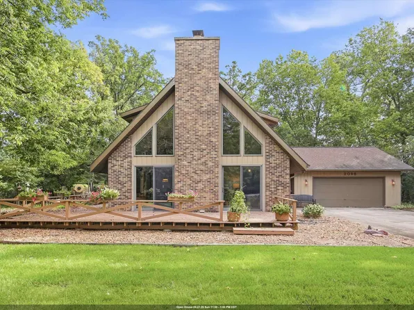 2098 Shawnee Ln, Oshkosh, WI 54901