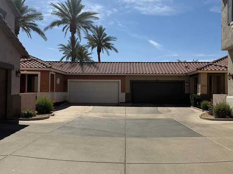 6334 S Blake St — Photo 2