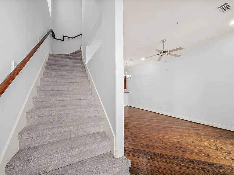 202 McGowen St #F — Photo 14