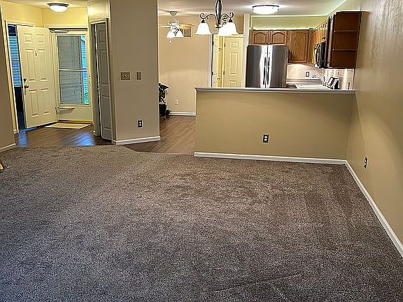 3rd image of 372 Glenallyn Dr
