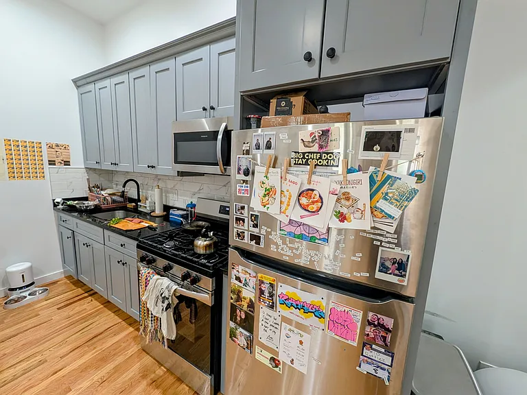 96 Scholes St #1R — Photo 3