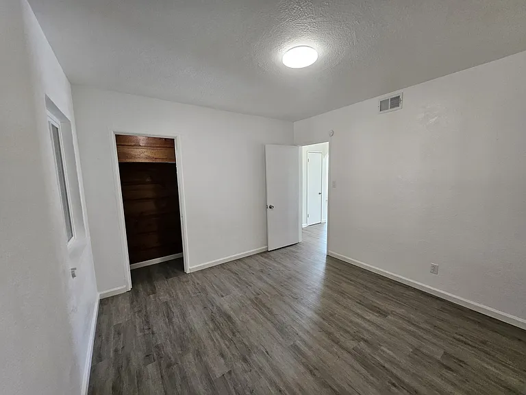 516 S Veach Ave — Photo 28
