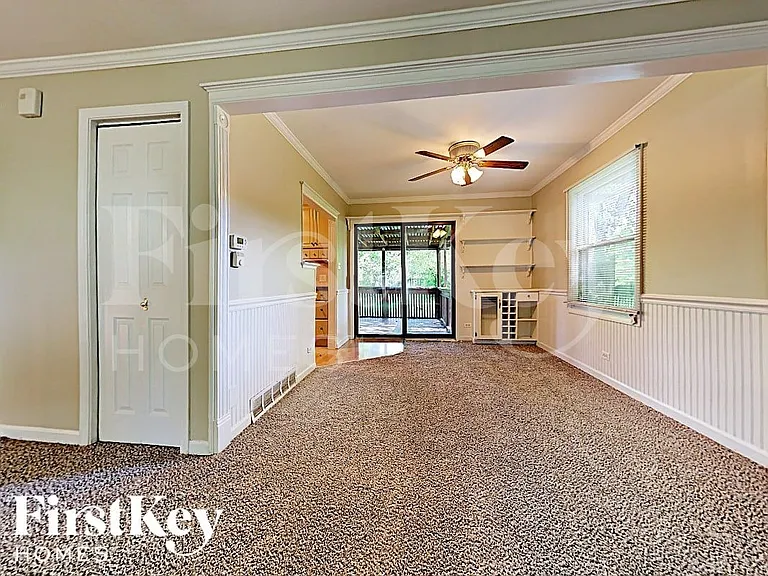 28W608 Bolles Ave — Photo 5