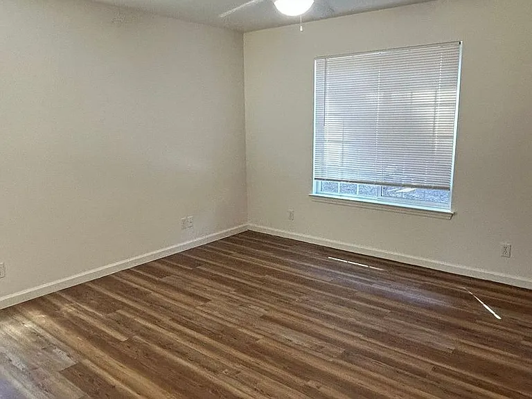 725 W 4th Ave — Photo 22
