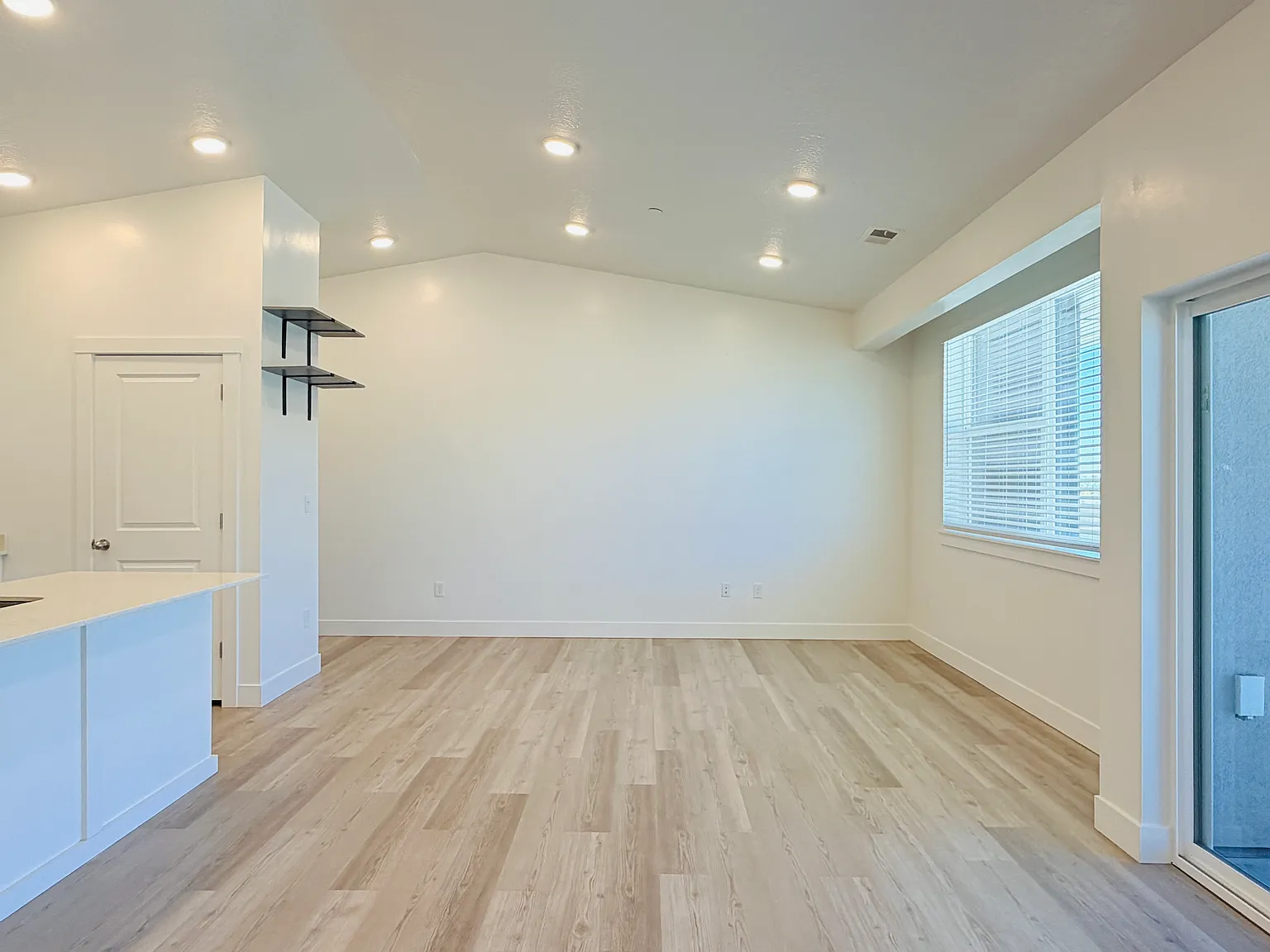 3 bed, 1313 sqft, $1,575 — Photo 4