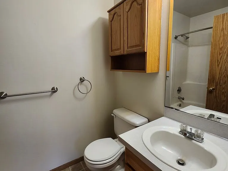 4914 Sinai Dr — Photo 10