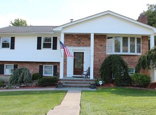 17 Mountainview Dr, Thiells, NY 10984