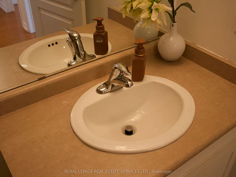 362 Plains Rd E #6 — Photo 21