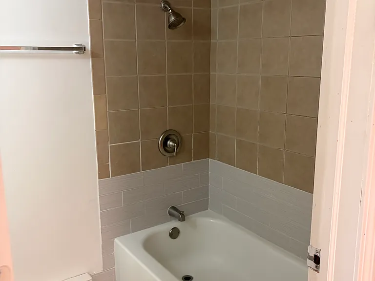21 Nichols St #3 — Photo 2