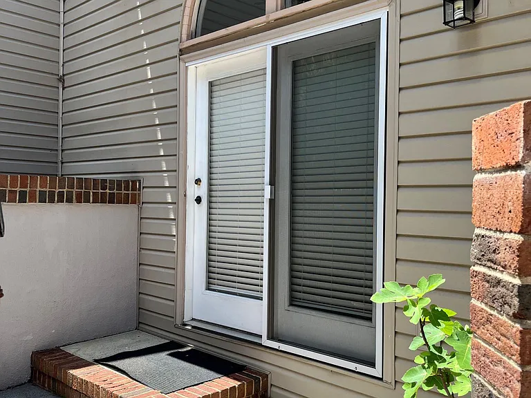 803 Lexington Ave — Photo 27