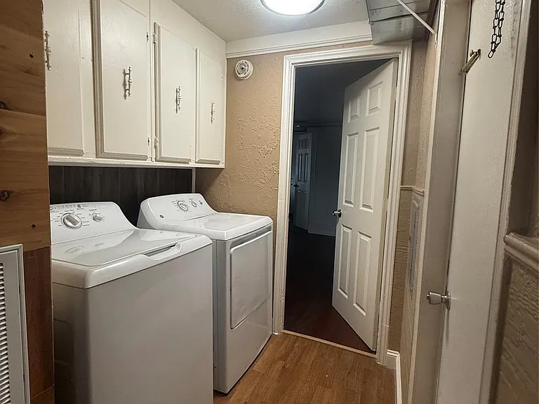 1619 Avenue D — Photo 5
