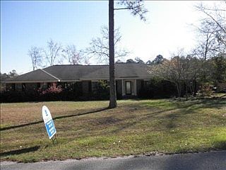 1st image of 14 Northlake Dr