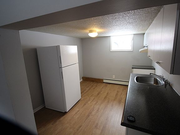 2nd image of 127 Carillon St #1499041