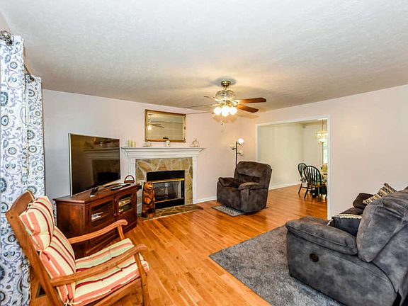 5th image of 5980 Katrina Ln