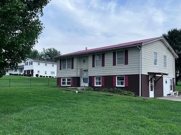 305 Laddie Dr, Roaring Spring, PA 16673