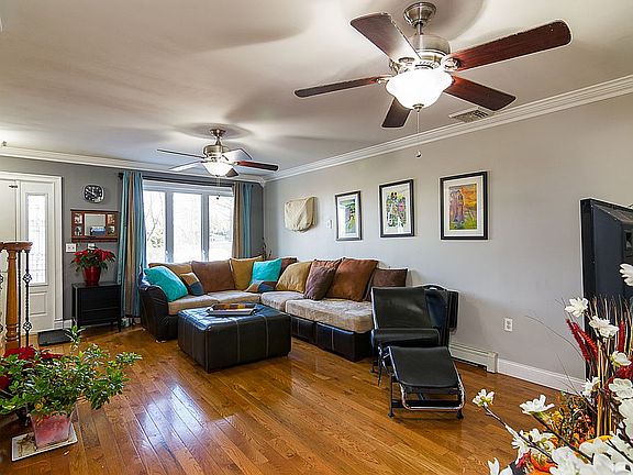 2nd image of 8072 59th St