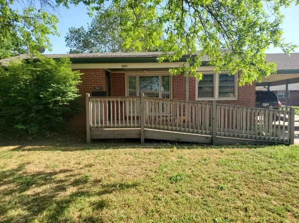 819 Alexander Dr, Haysville, KS 67060