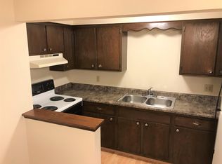 2922 Ashford Ln APT 8, Madison, WI 53713