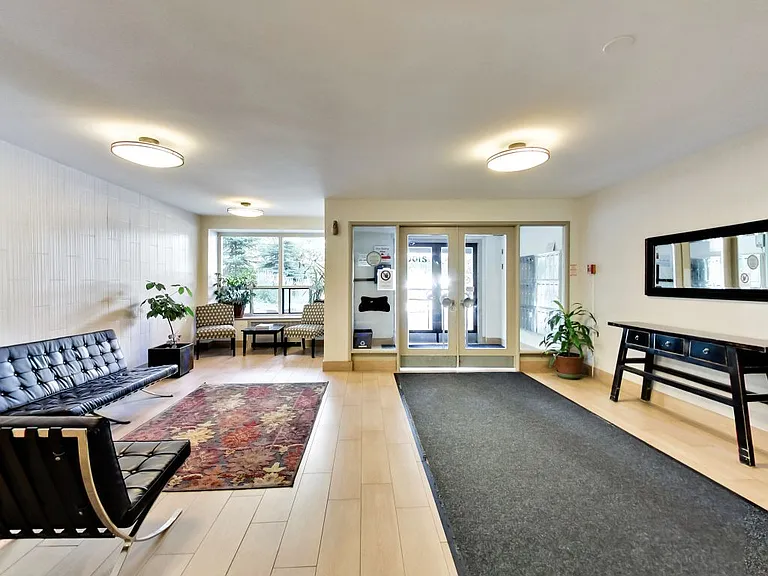 2100 Bathurst St #308 — Photo 7