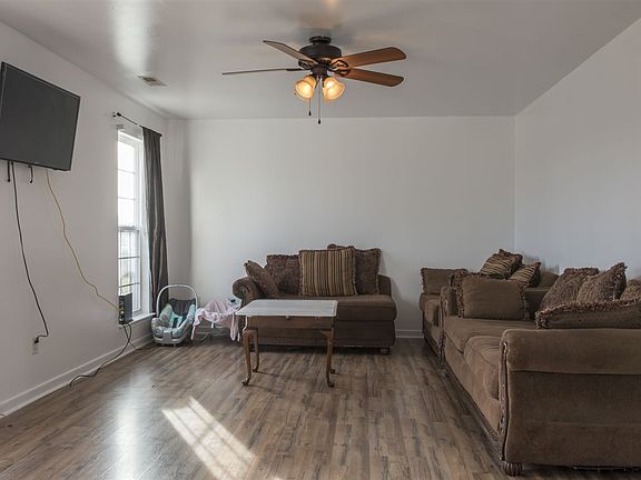 2nd image of 2021 Russell Dr