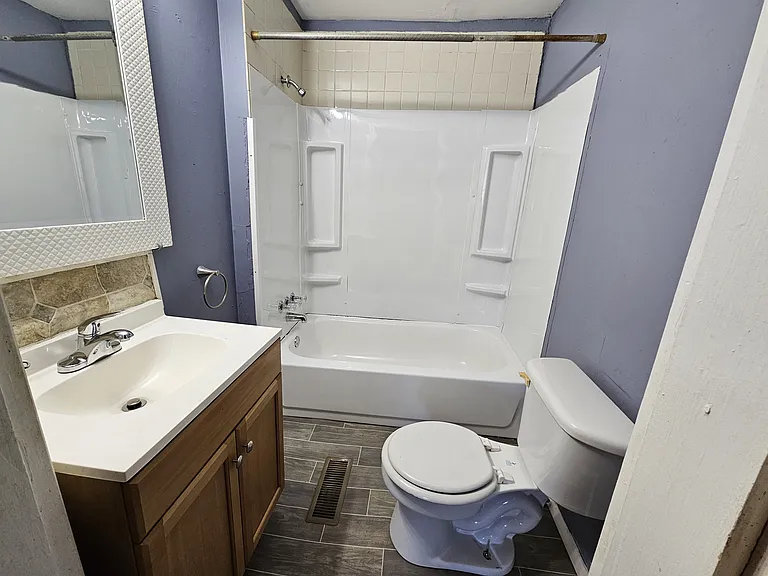 122 Locke Ln — Photo 10