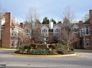 7037 Haycock Rd #905, Falls Church, VA 22043