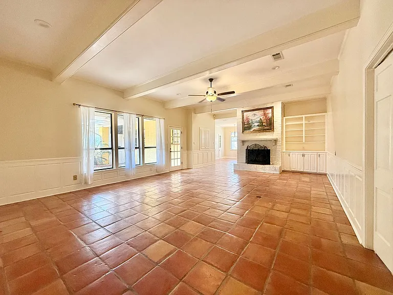 621 W Woodruff Dr — Photo 17
