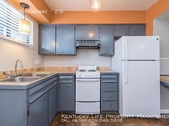5th image of 568 N Broadway #29