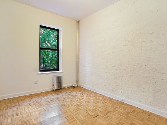 4th image of 219 E 94th St APT 2A
