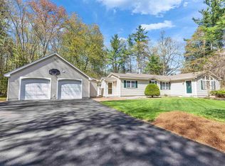 78 Meadowcrest Dr, Bedford, NH 03110