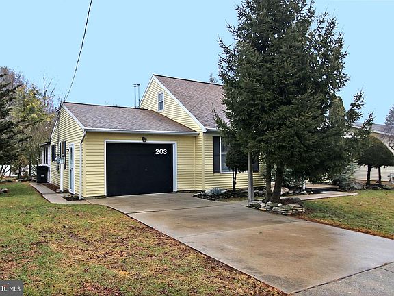 2nd image of 203 Elm St