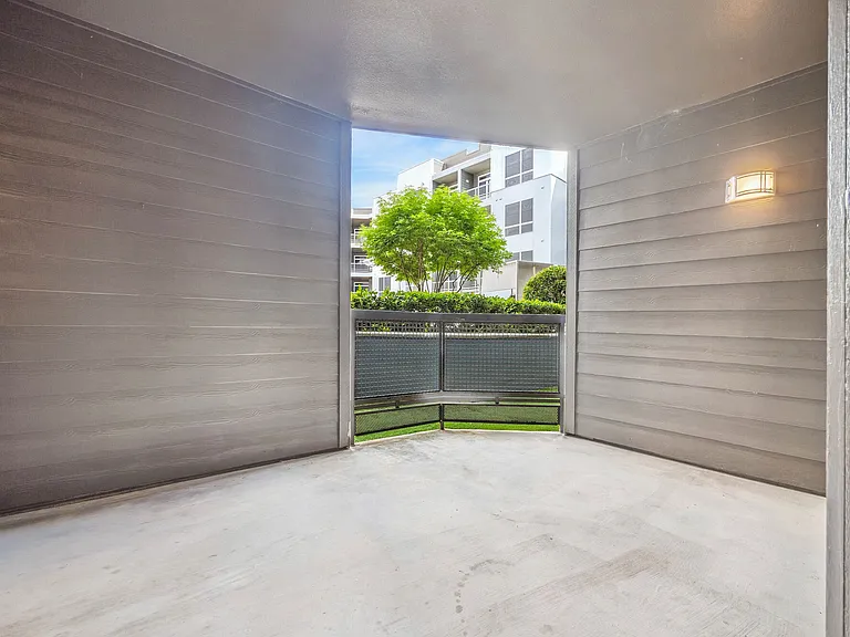Aston Post Oak — Photo 19