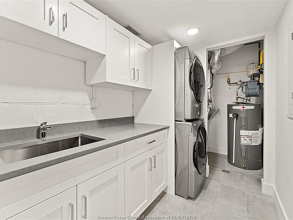 5th image of 247 Brock St #104