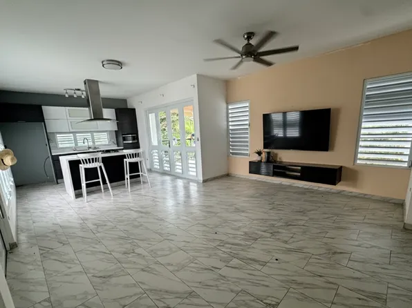 75 Calle 823, Toa Alta, PR 00953