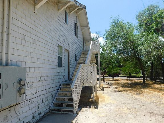 2nd image of 140 Gunnison Ave APT 1