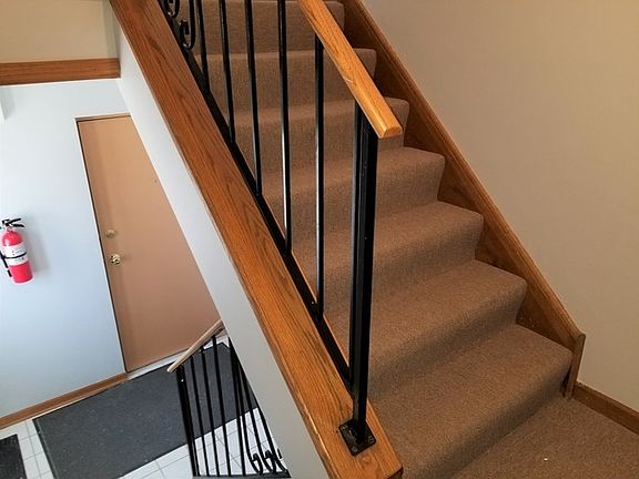 5th image of 16622 Crescent Ave