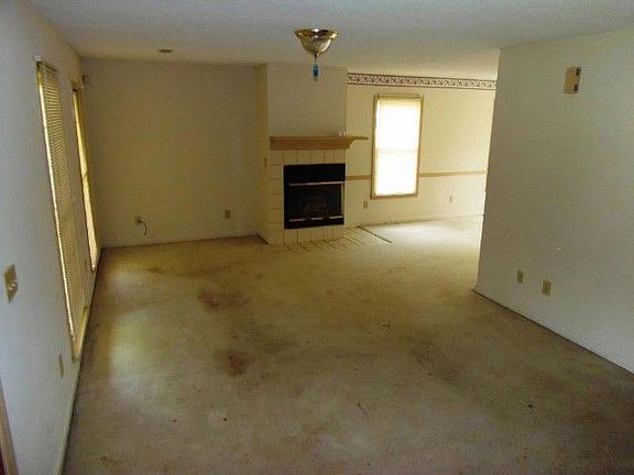 3rd image of 6 Windale Ct