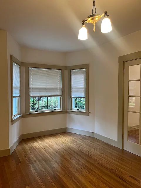 828 Taylor — Photo 2