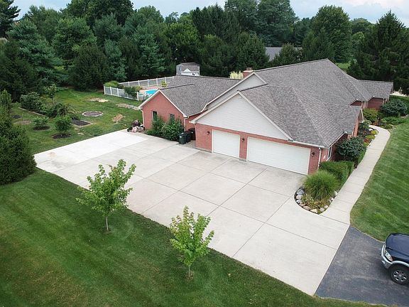 3rd image of 2677 Emerald Way