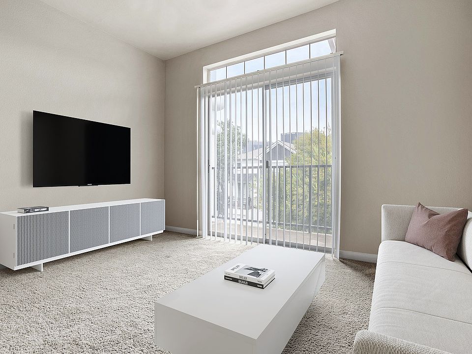 C230670_75West_1B1B_LivingRoomB_02_VS