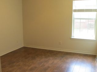 307 Mockingbird Ln, White Oak, TX 75693
