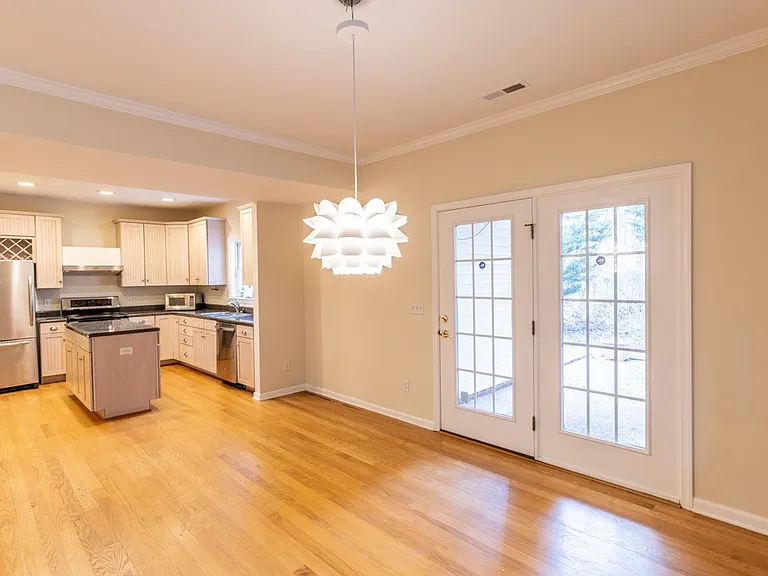 158 Burnet St — Photo 15