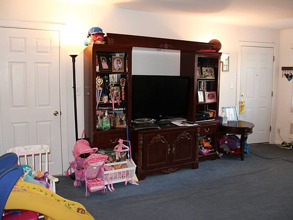 3rd image of 15220 Jewel Ave