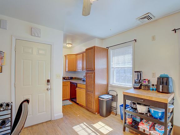 3rd image of 321 Greenwich Ave #2