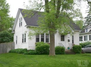 418 W 8th St S, Newton, IA 50208