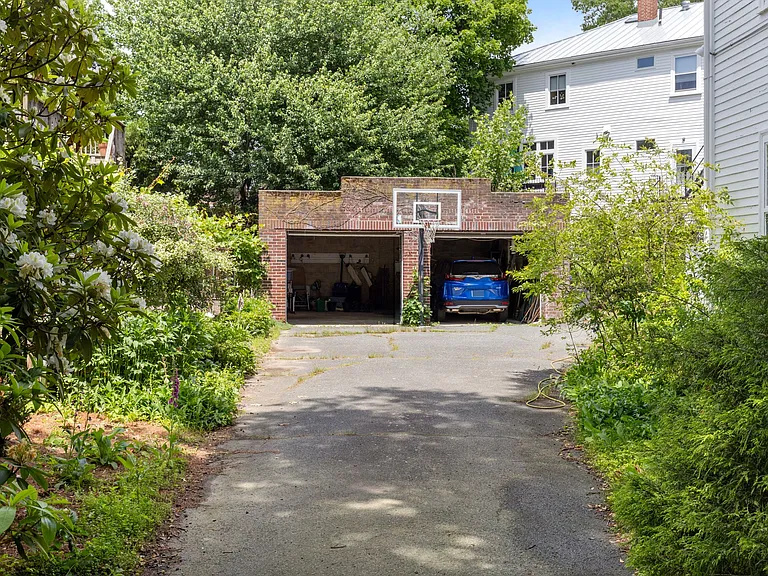 15 Myrtle St — Photo 36